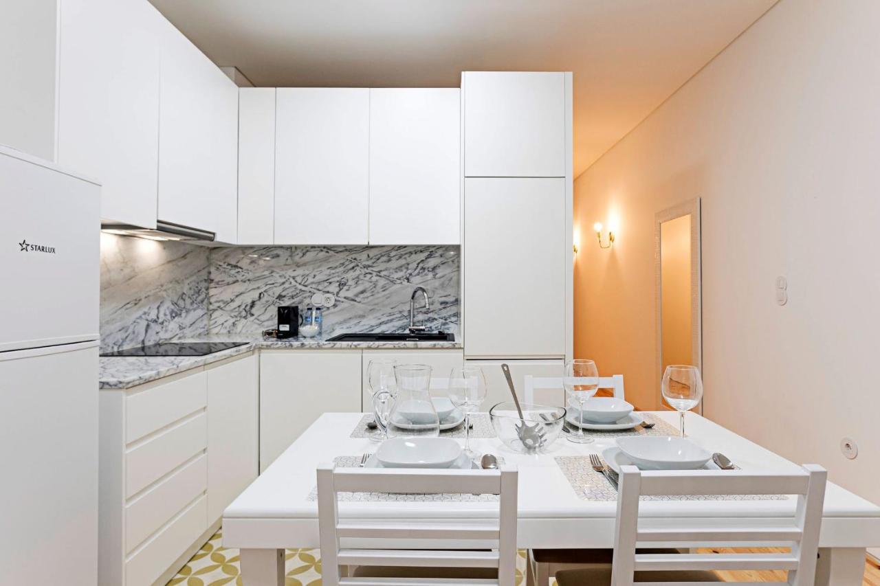 Loios 1Br Flat Downtown By Lovelystay OOporto Exteriör bild